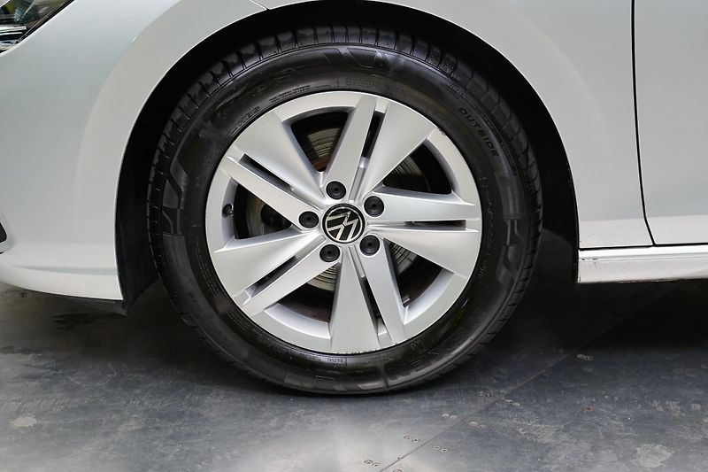 Volkswagen Golf - fotka 10 z 24