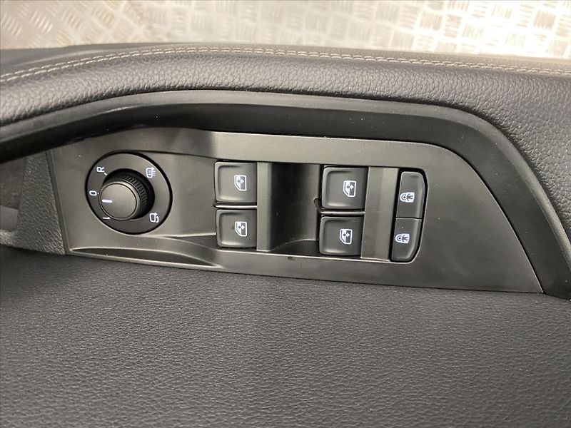 Škoda Superb 2,0 TDI 147kW DSG Style - fotka 18 z 29