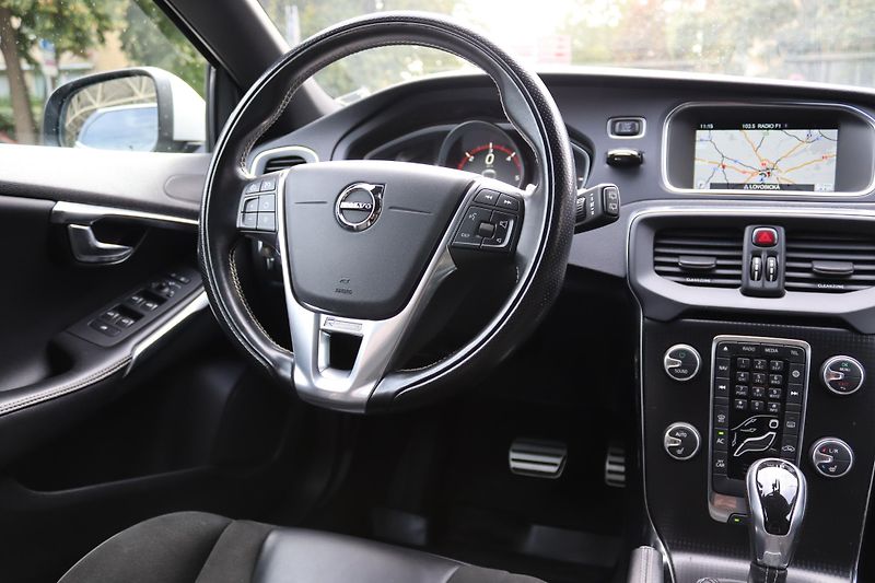 Volvo V40 Volvo V40 R-Design 140kW - fotka 38 z 55