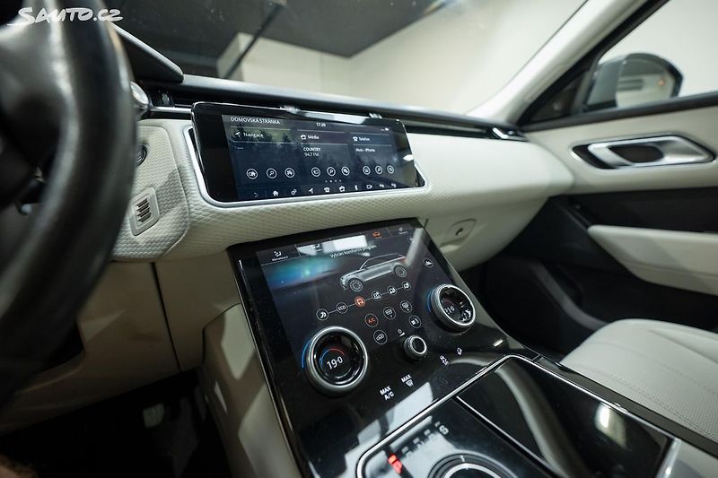 Land Rover Range Rover Velar 2.0 P250 184 kW - fotka 15 z 33