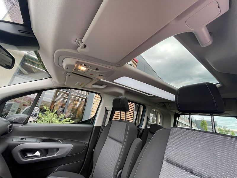 Toyota ProAce City Verso 1.5D Automat Short VIP - fotka 20 z 31