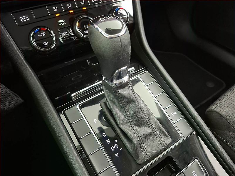 Škoda Superb (2018) 2.0 TDI, Automat, Navi, Xenony - fotka 13 z 21