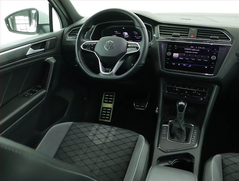 Volkswagen Tiguan (2023) R-Line 2.0 TDI - fotka 7 z 17