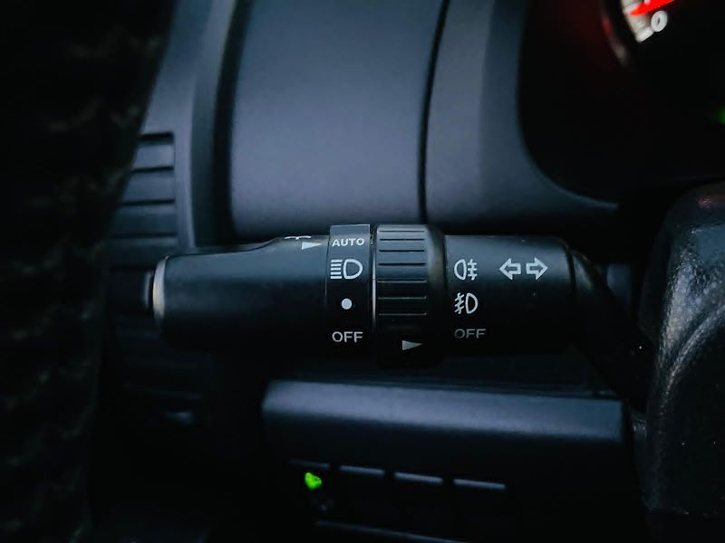 Mazda 5 1.8i 85KW BENZIN MANUÁL VÝHŘEV - fotka 34 z 38