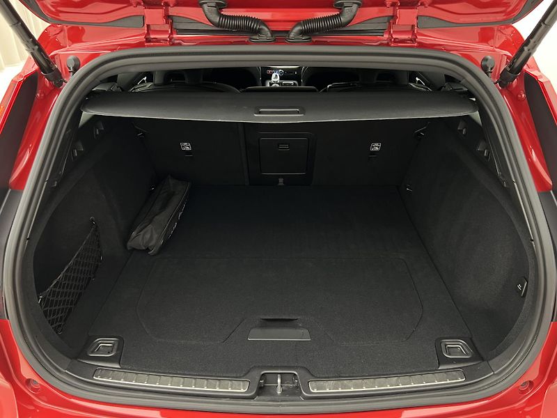 Volvo V60 T6 AWD DARK PLUS RECHARGE AUT - fotka 5 z 48