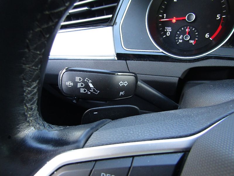 Volkswagen Passat (2021) 2.0 TDI DSG ACC - fotka 34 z 45