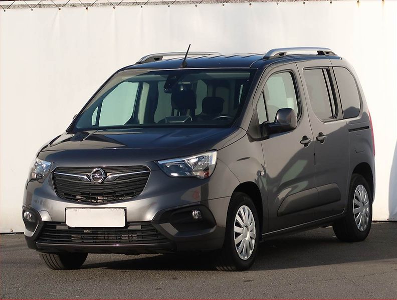 Opel Combo (2020) Edition 1.2 Turbo, 5Míst, ČR - fotka 2 z 18
