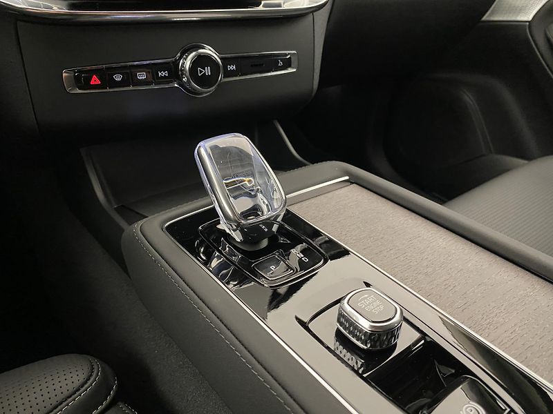 Volvo XC90 (2026) B5 AWD AUT BRIGHT PLUS 7míst - fotka 38 z 73