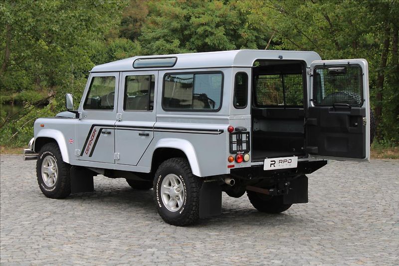 Land Rover Defender 110 2.4 TD4 90kW / PUMA / CZ - fotka 10 z 38