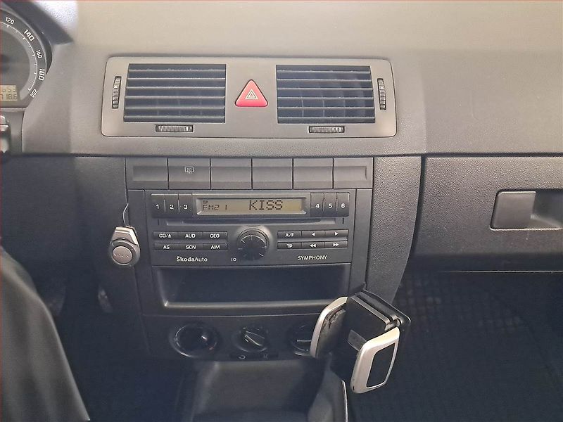 Škoda Fabia (2006) Ambiente 1.2, po STK, Tažné - fotka 12 z 14