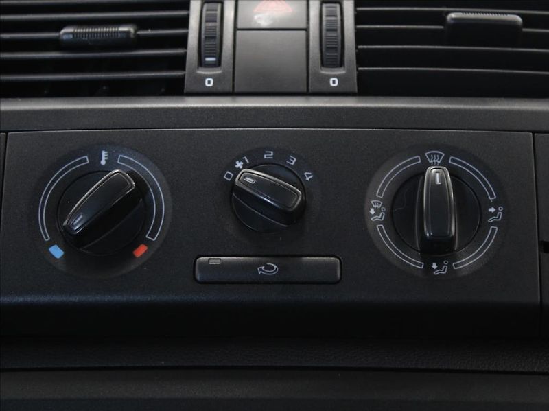 Škoda Fabia 1,2 TSi 63kW Classic 2.maj ČR - fotka 13 z 21