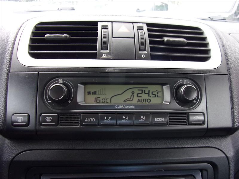 Škoda Fabia 1,6 16V - fotka 16 z 18