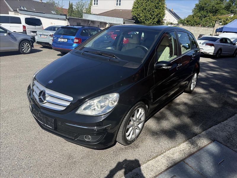 Mercedes-Benz Třídy B 1,7 i Automat - fotka 1 z 14