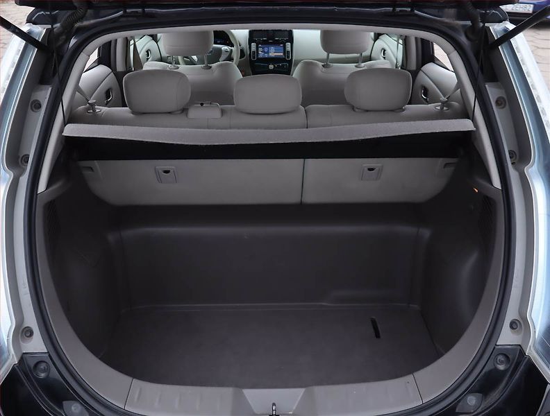 Nissan Leaf (2012) 24 kWh, SoH 62%, Automat - fotka 13 z 17