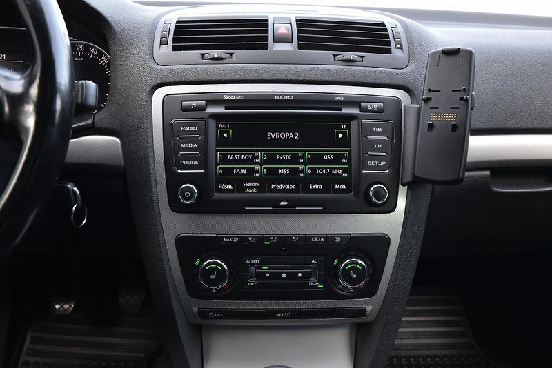 Škoda Octavia 2.0 TDi CR ELEGANCE,FACE,XENON - fotka 22 z 46