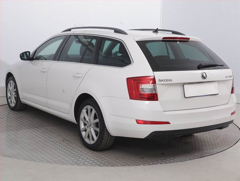 Škoda Octavia (2017) 1.6 TDI, Navi - fotka 4 z 15