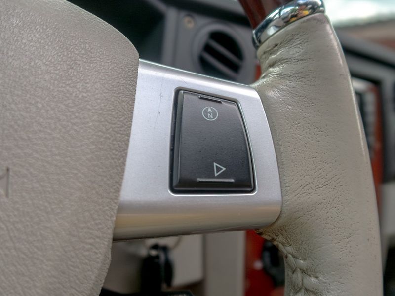 Jeep Commander (2007) ČR 3.0CRD 160KW – 7sedadel - fotka 20 z 62