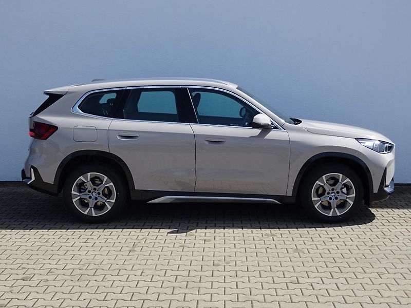 BMW X1 sDrive18i - fotka 5 z 6