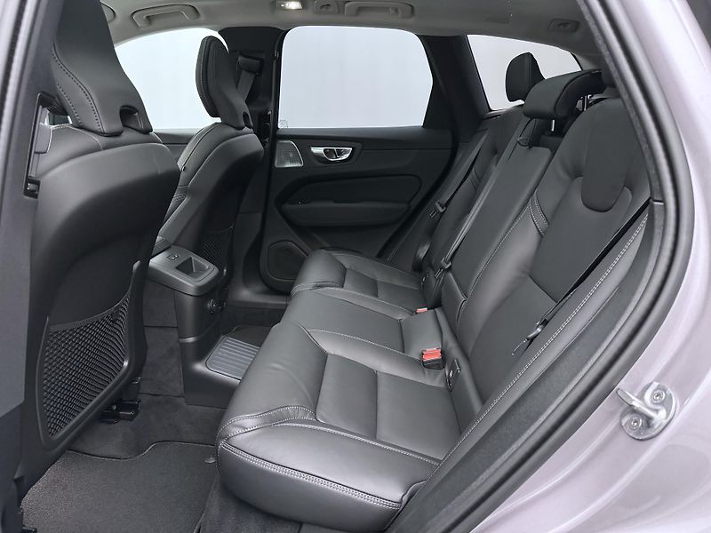Volvo XC60 (2026) T6 AWD AUT DARK ULTRA - fotka 7 z 24