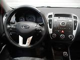 Kia Ceed (2012) 1.6i, ČR, AC - náhled 11