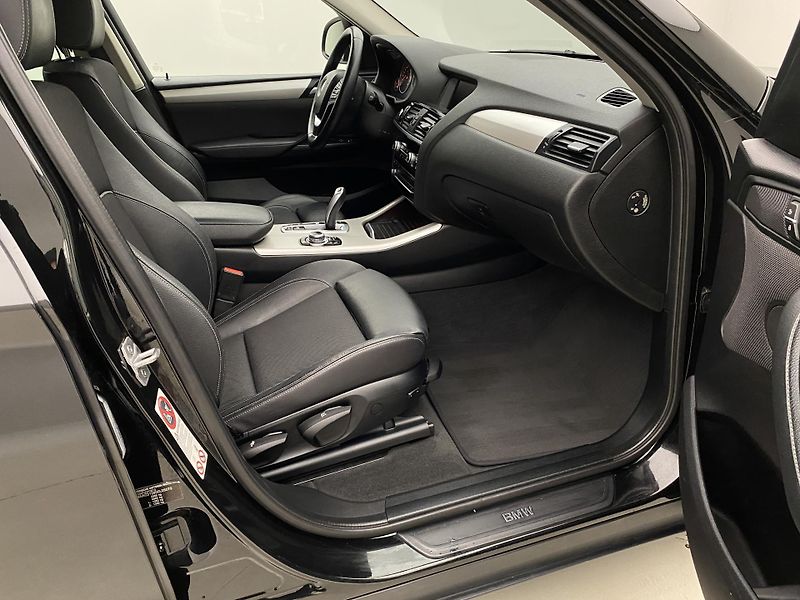 BMW X3 XDRIVE 20d AUT  - fotka 23 z 56