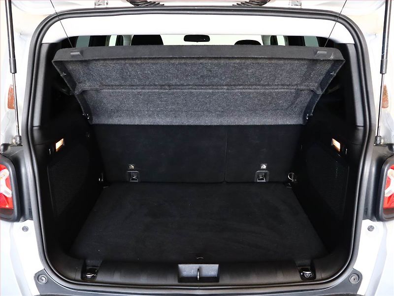 Jeep Renegade (2014) 1.6 MultiJet, Tempomat - fotka 11 z 16
