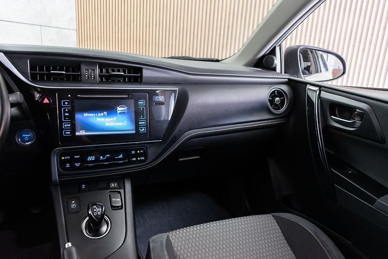 Toyota Auris 1.8 HYBRID*KAMERA*AUT. KLIMA* - fotka 9 z 36