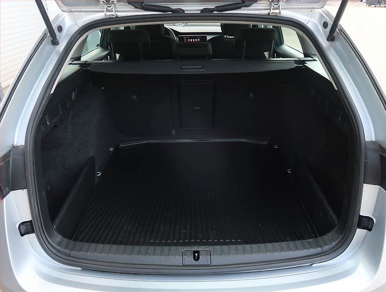 Škoda Octavia (2022) Ambition 2.0 TDI, ČR,1.maj - fotka 13 z 19