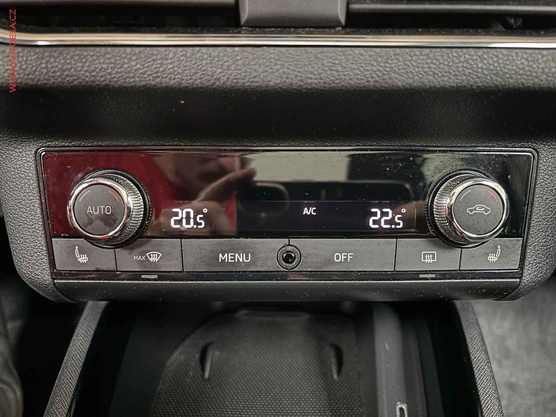 Škoda Kamiq (2020) 1.0 TSi, Style, navi, panor - fotka 15 z 16