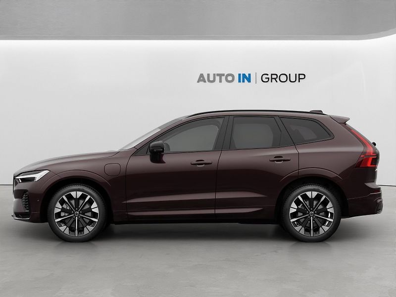 Volvo XC60 (2026) Plus Dark T6 335k,360kam, napp - fotka 3 z 12