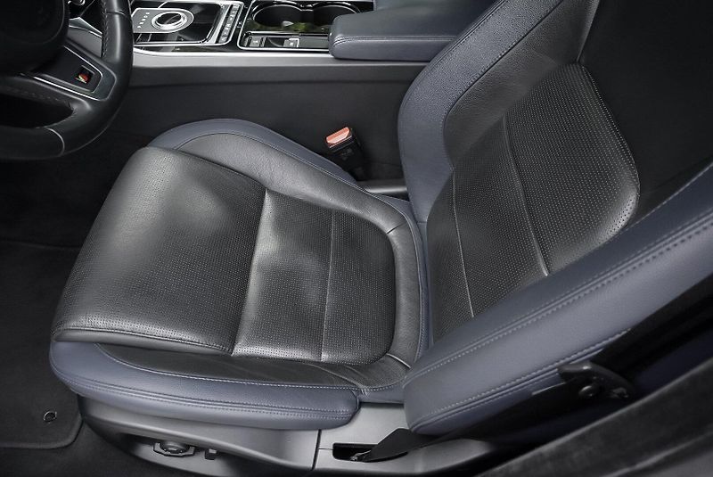 Jaguar XE S SUPERCHARGED DPH - fotka 21 z 33