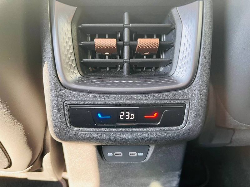 Cupra Terramar (2024) VZ 2.0 TSI 195 kW DSG 4x4 - fotka 25 z 30