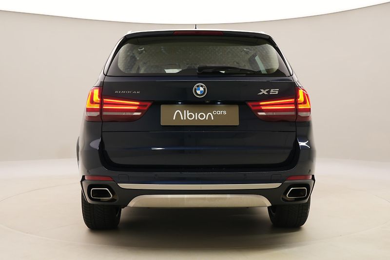 BMW X5 XDRIVE 30d AUT CZ - fotka 11 z 65