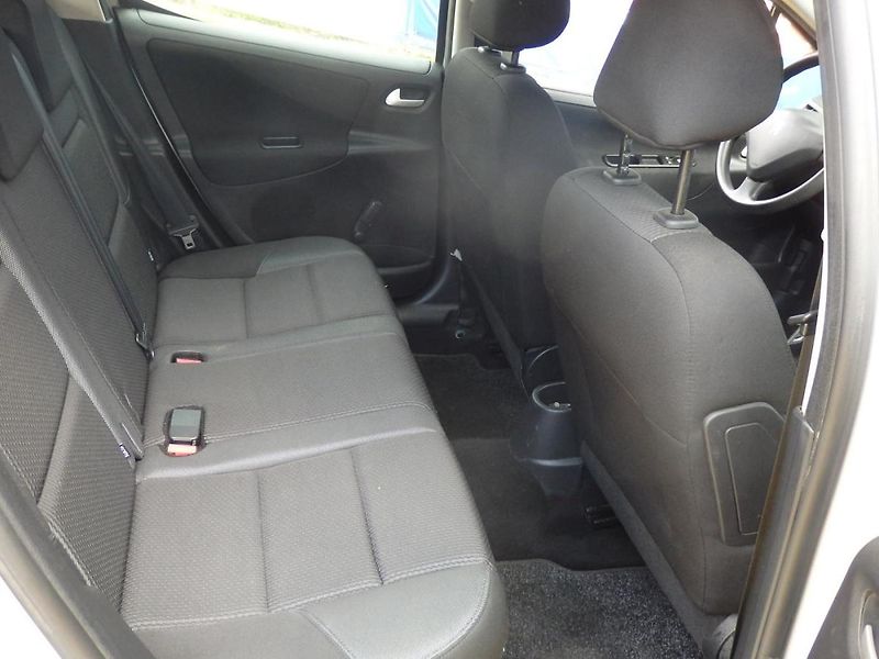 Peugeot 207 1,4 - fotka 10 z 15