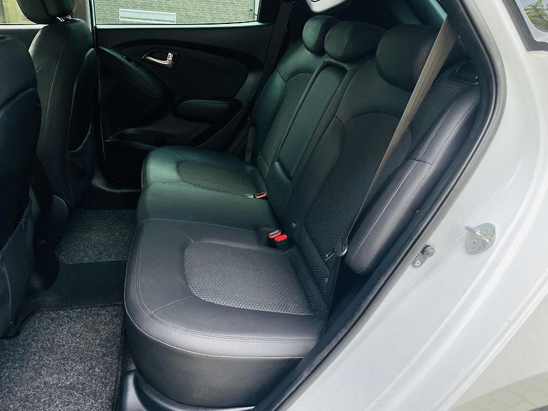 Hyundai ix35 2.0i 4x4 1MAJIITEL KAMER TAŽNÉ - fotka 30 z 46