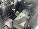 Mitsubishi Outlander 2,3 D Instyle+ 7.míst - náhled 8