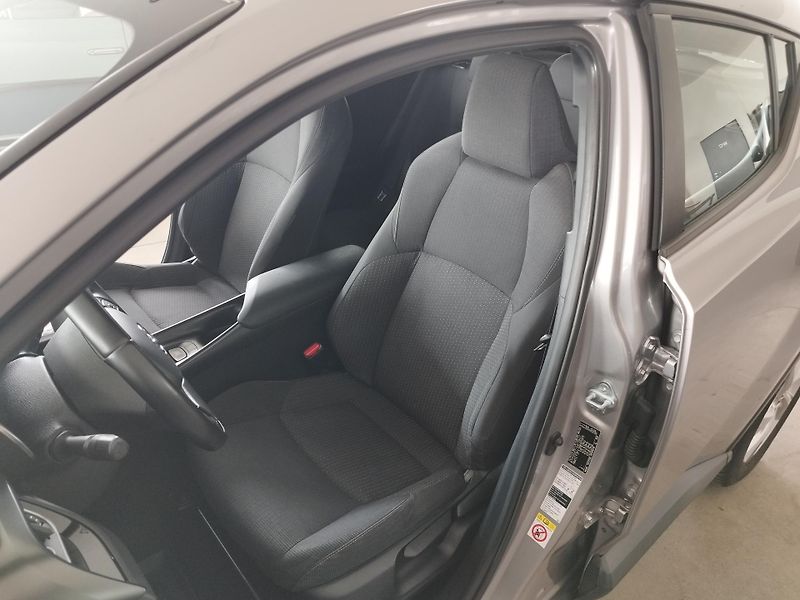 Toyota C-HR (2017) 1,2I,85KW,AUTOMAT,4X4,ALU,LED - fotka 19 z 34
