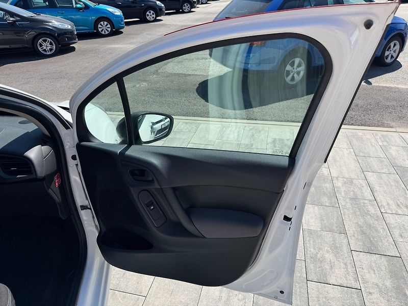 Citroën C3 (2014) FLASH 1.0i 50kW - fotka 26 z 31