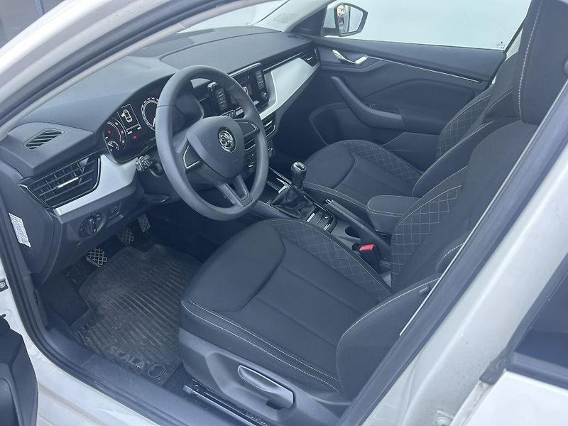 Škoda Scala 1.0TSI 85kW AMBITION - fotka 8 z 21