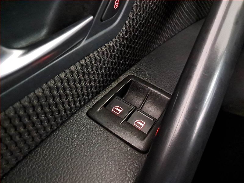 Volkswagen Scirocco (2009) 1.4 TSI, Tempomat - fotka 18 z 18