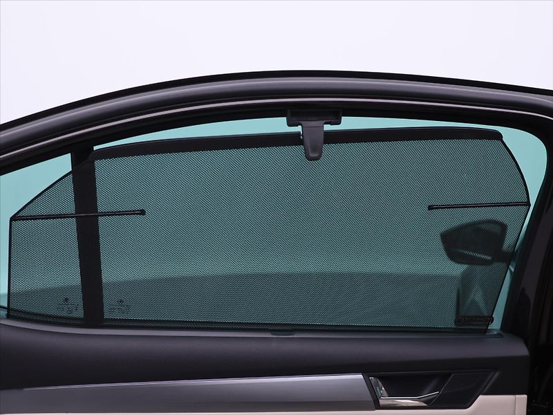 Škoda Superb 2,0 TSI 162kW DSG CZ Style - fotka 29 z 36
