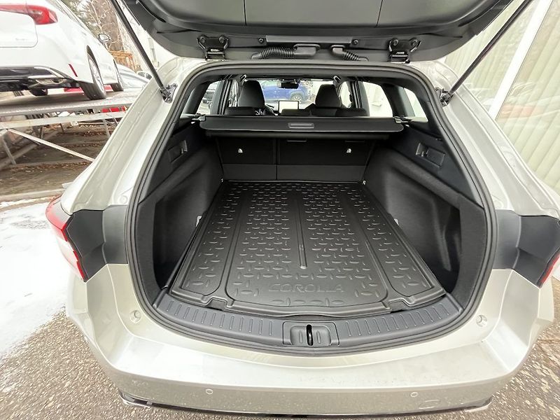 Toyota Corolla 1,8 HEV, Comfort Tech - fotka 7 z 24