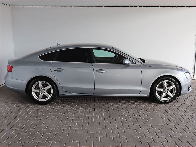 Audi A5 (2011) S-Line 2.0 TDI, 4X4 - fotka 6 z 19