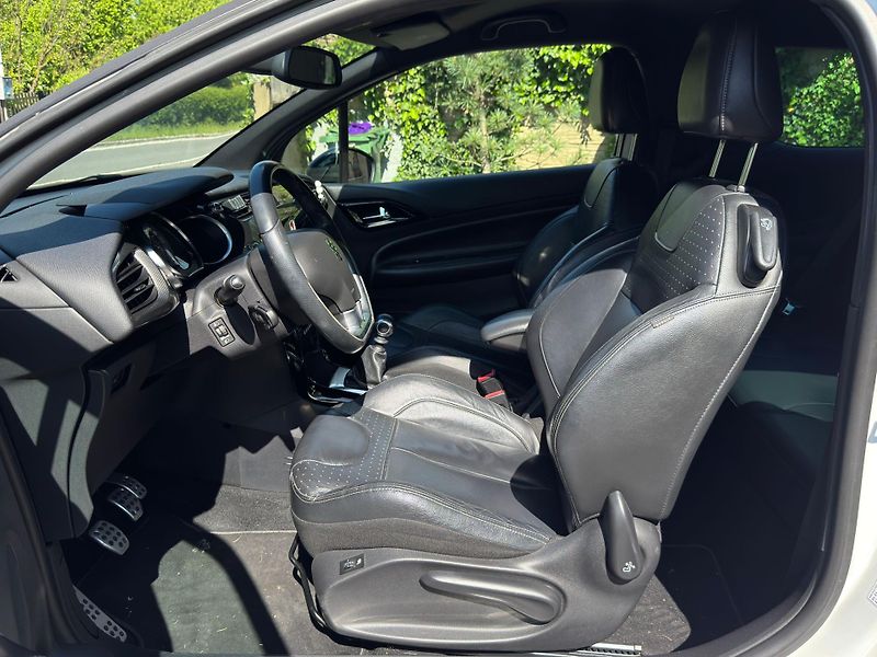 Citroën DS3 1.6HDi 82kW ČR KŮŽE NOVÁ STK  - fotka 15 z 21