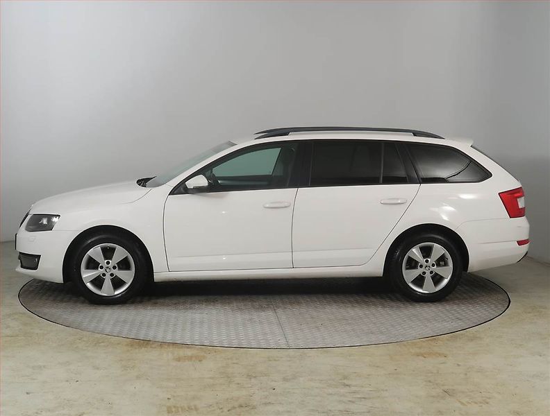 Škoda Octavia (2015) 1.6 TDI, Xenony, Tempomat - fotka 3 z 22