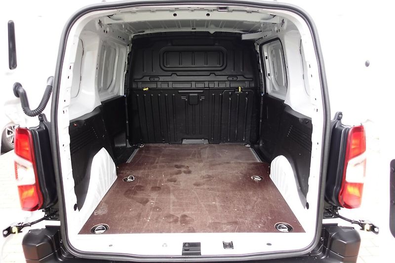 Toyota ProAce 1.5 D4-D 100 - 6 MT Active Car - fotka 12 z 25