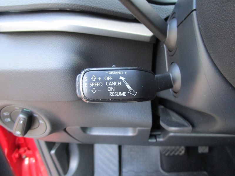 Škoda Karoq 1,6TDI-85KW-DSG-NOVÁ STK - fotka 25 z 30