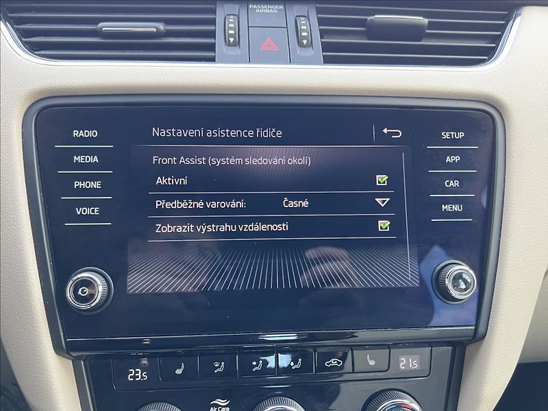 Škoda Octavia 2,0 TDi DSG STYLE nové rozvody - fotka 32 z 39