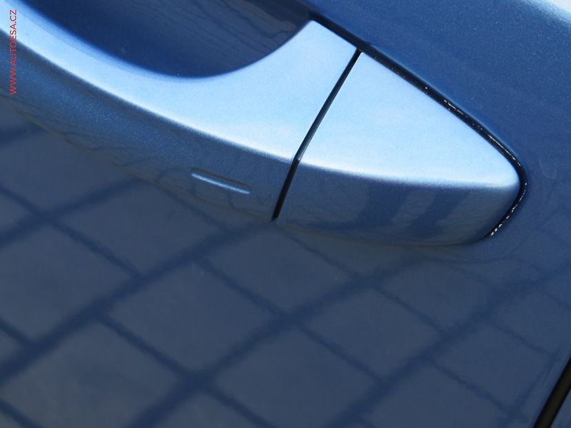Škoda Octavia (2013) 2.0TDi, Elegance, bixen, navi - fotka 32 z 36