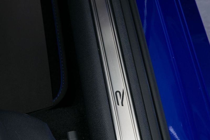 Volkswagen Arteon Shooting Brake R 2.0TSI 235kW DSG Pano Tažné - fotka 23 z 38